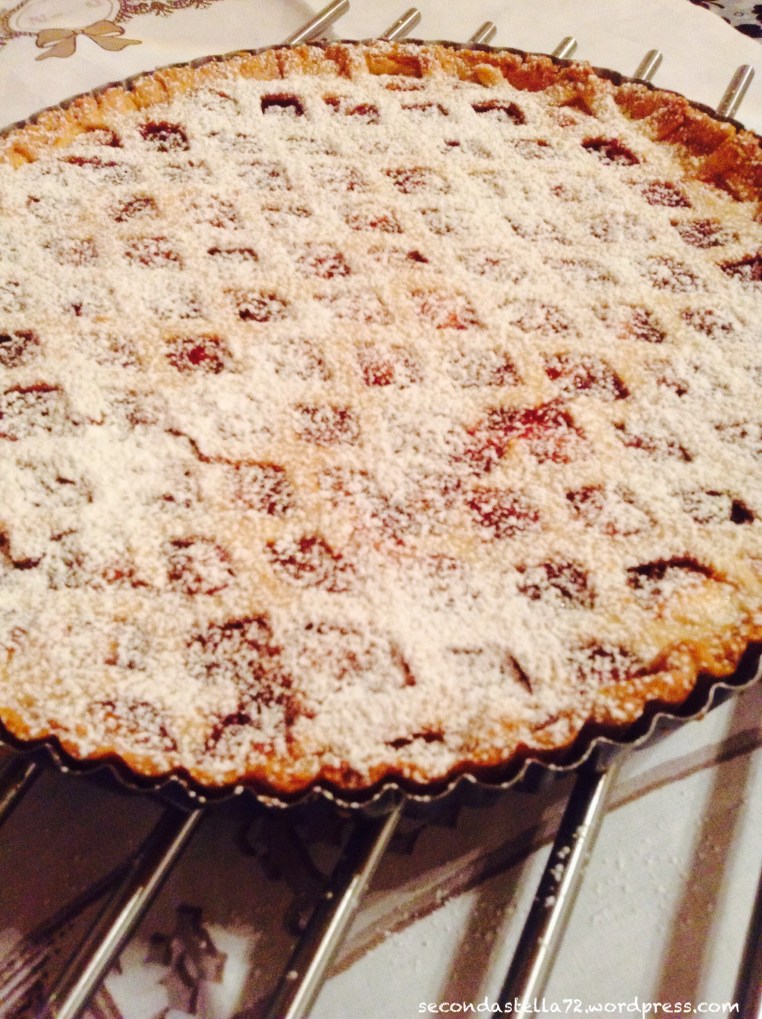 Crostata con marmellata di fragole e ricotta