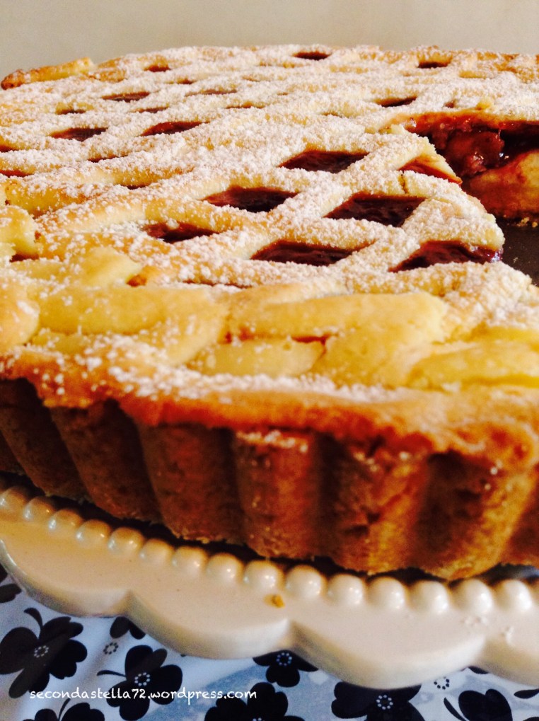 Crostata con marmellata fragole 
