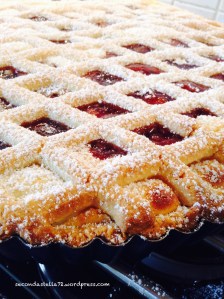 Crostata con marmellata di fragole e ricotta