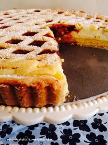 Crostata con marmellata di fragole e ricotta