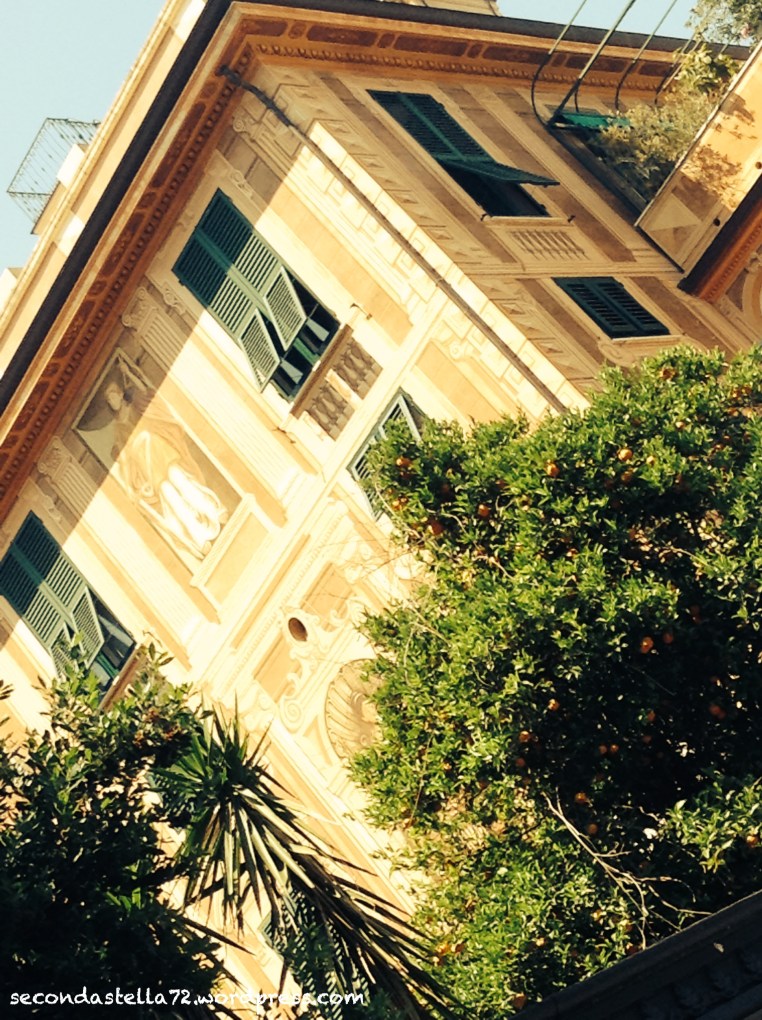 Pareti con affreschi in rilievo