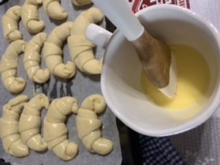 Cornetti al latte condensato