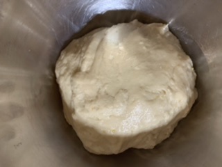 Cornetti al latte condensato