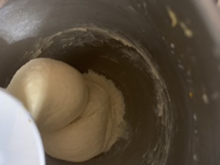 Cornetti al latte condensato