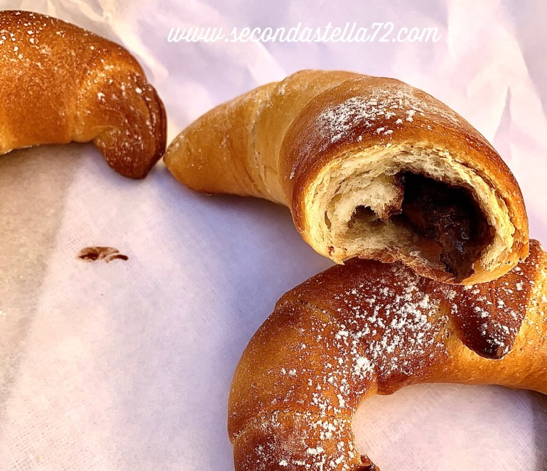 Cornetti al latte condensato